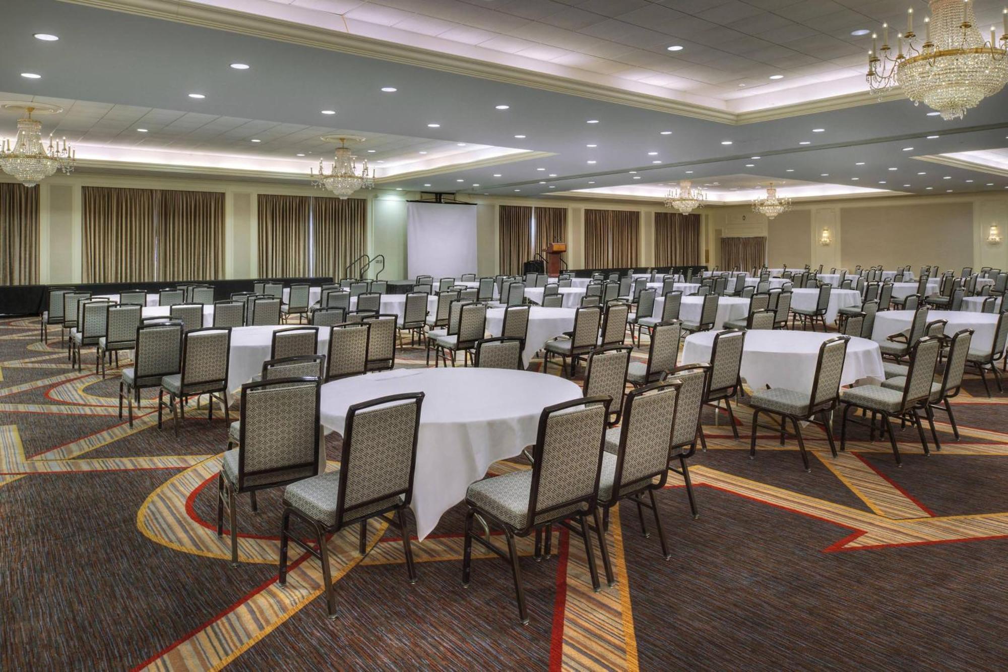 Sheraton Westport Lakeside Chalet Maryland Heights Exterior photo