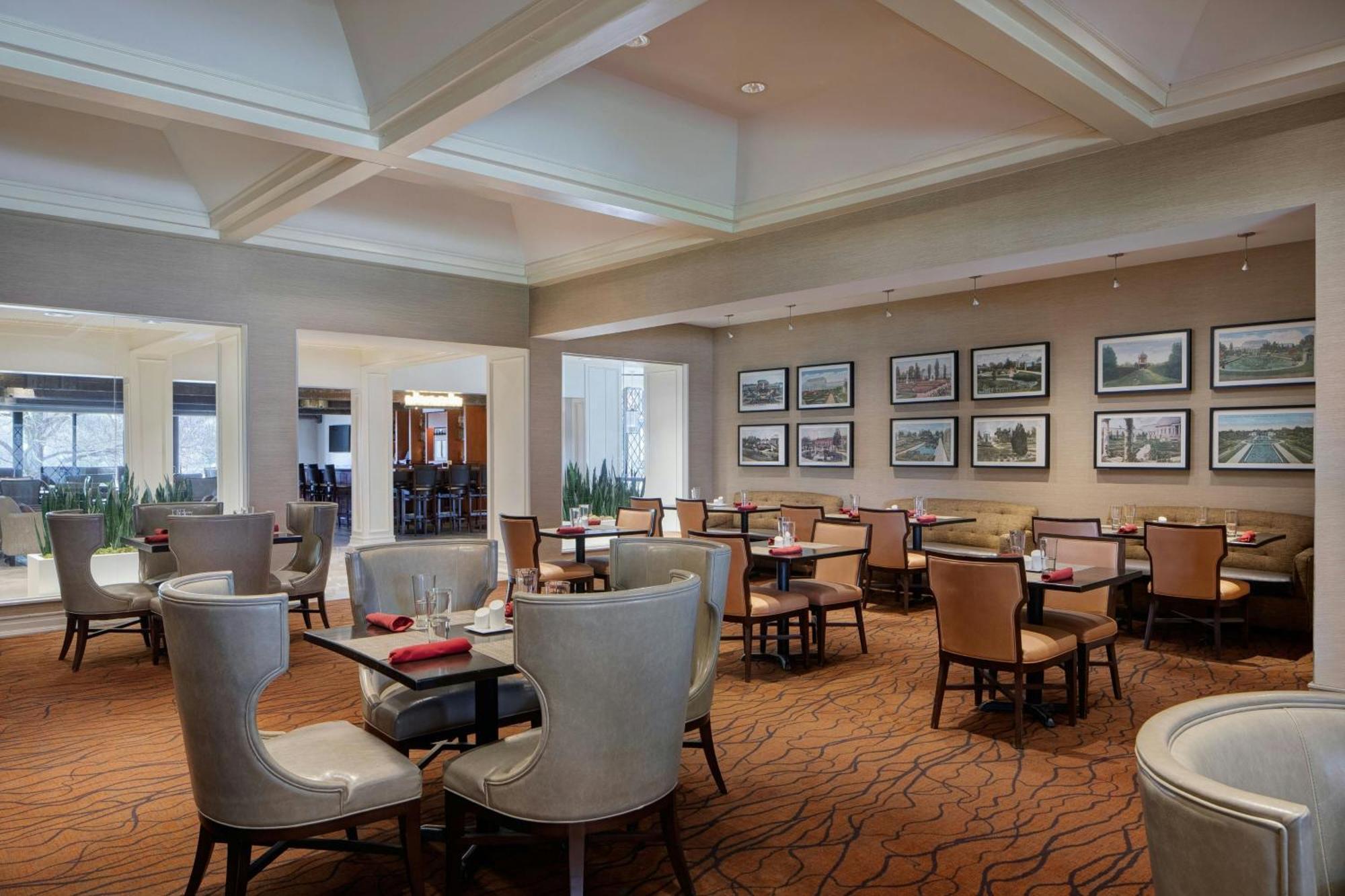 Sheraton Westport Lakeside Chalet Maryland Heights Exterior photo