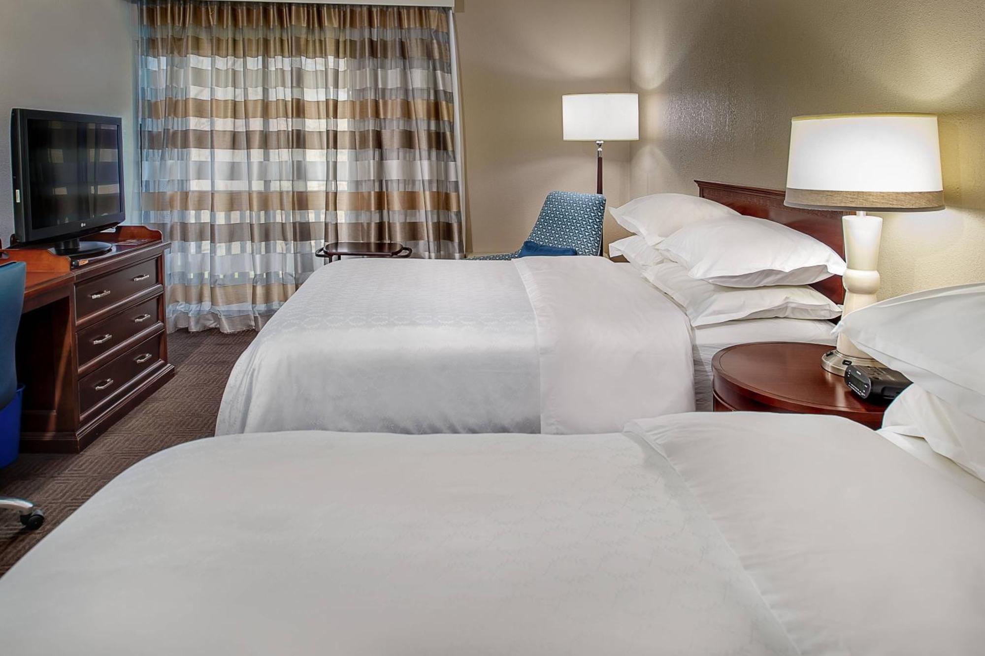 Sheraton Westport Lakeside Chalet Maryland Heights Exterior photo